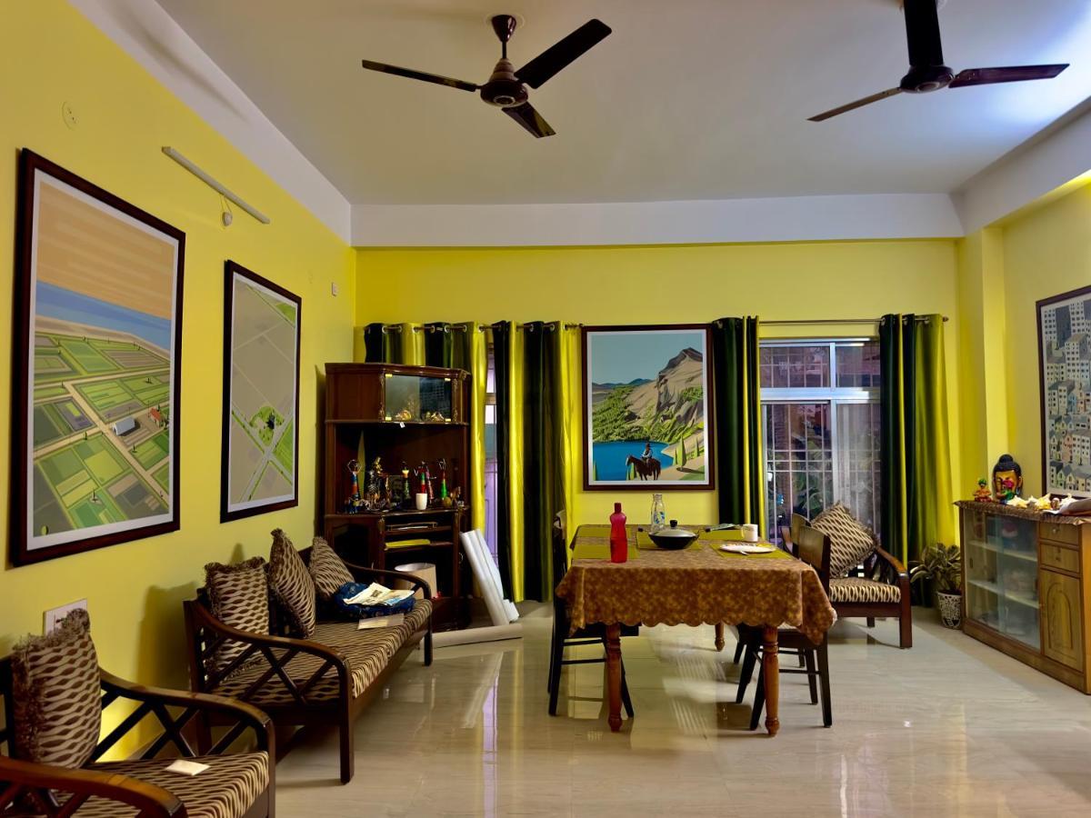 Three Little Birds Homestay Guwahati Eksteriør billede