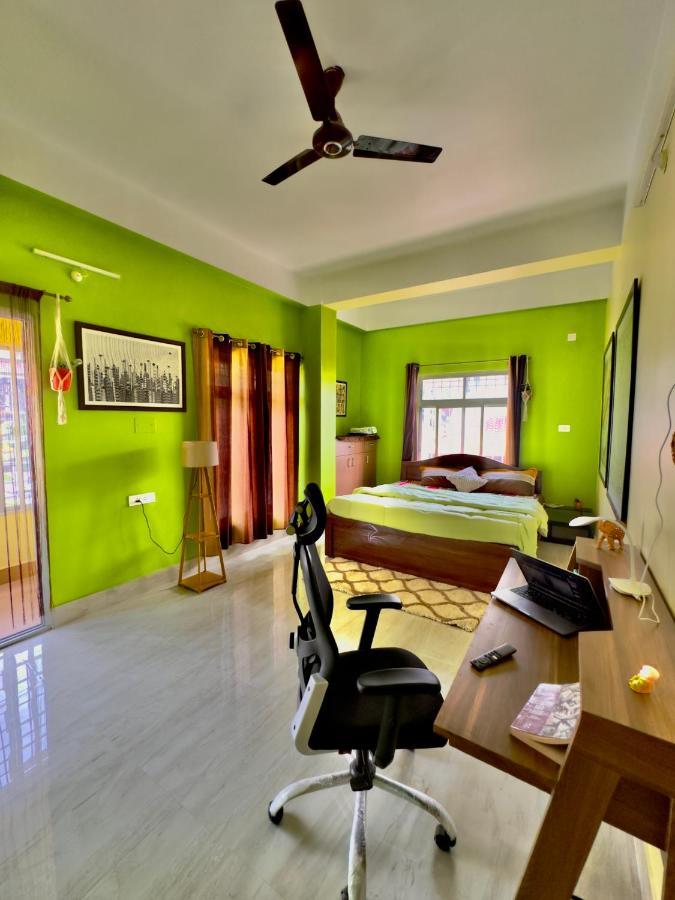 Three Little Birds Homestay Guwahati Eksteriør billede